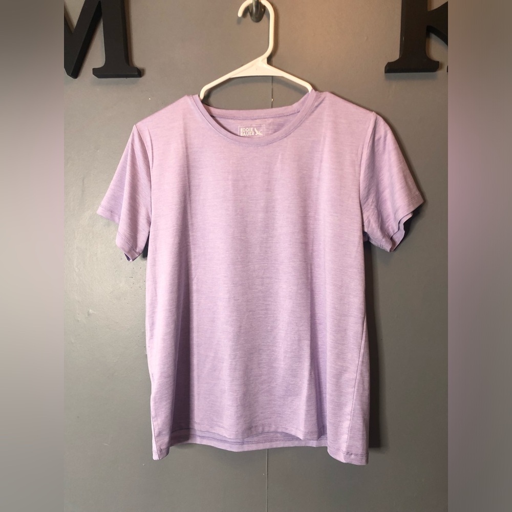 Eddie Bauer Light Lavender Crew‎ Neck Tee size small